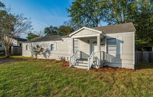 2011 Lucas Dr Montgomery , AL 36107