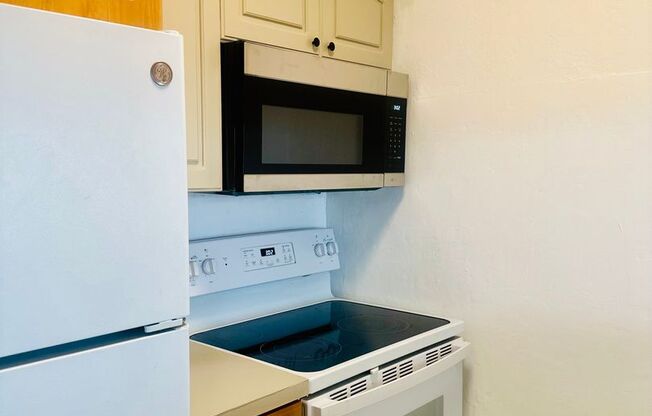 2 beds, 1 bath, $2,000, Unit 505-401