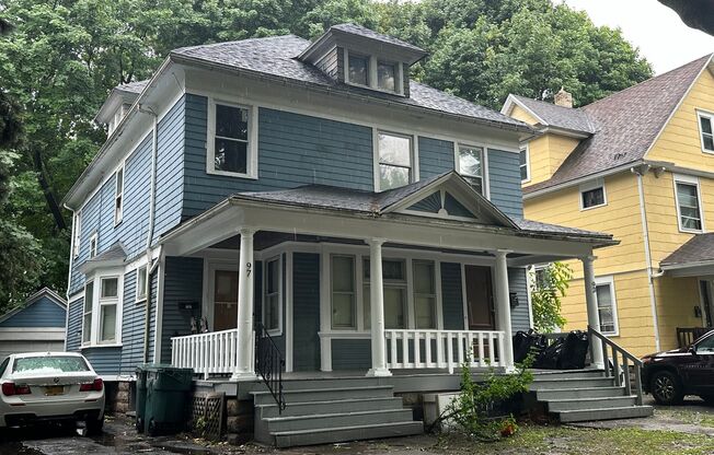 93-97 Holbrooke St