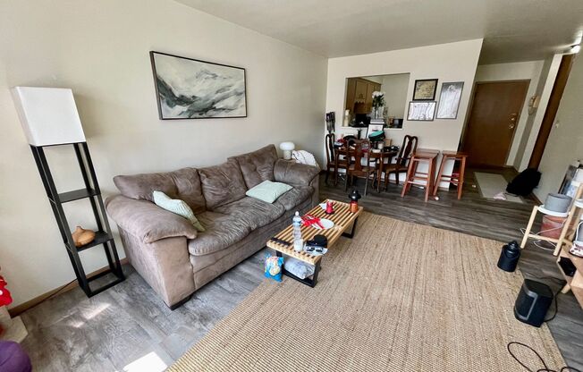 1 bed, 1 bath, $950, Unit 106