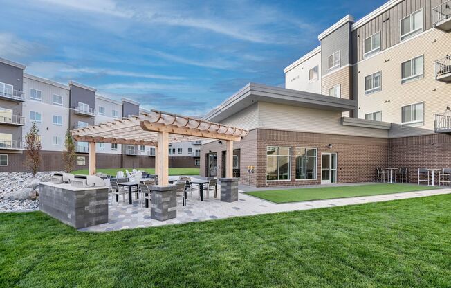 1 bed, 1 bath, 743 sqft, $1,190, Unit 215