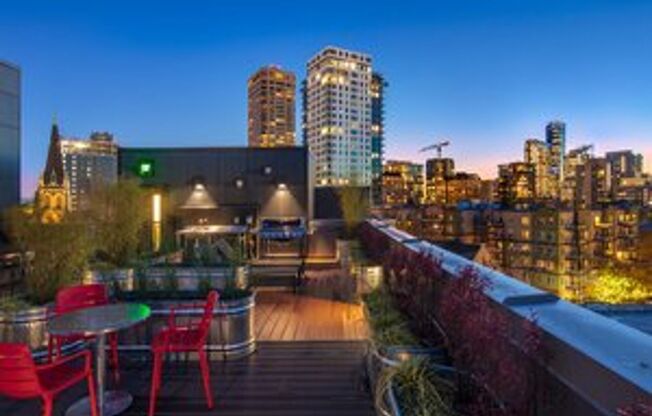 Studio, 1 bath, 439 sqft, $1,850, Unit 712