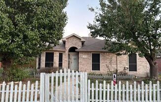 Move In Ready - Rowlett, TX