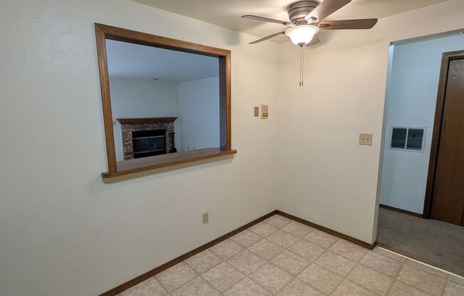 2 beds, 2 baths, 1,034 sqft, $1,279, Unit 1401 043