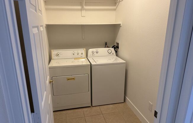 2 beds, 2 baths, $1,450, Unit # 2612