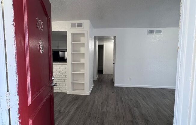 2 beds, 1 bath, 992 sqft, $1,250, Unit 134
