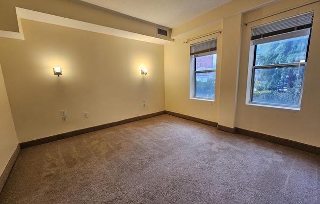 1 bed, 1 bath, 720 sqft, $1,900, Unit 115