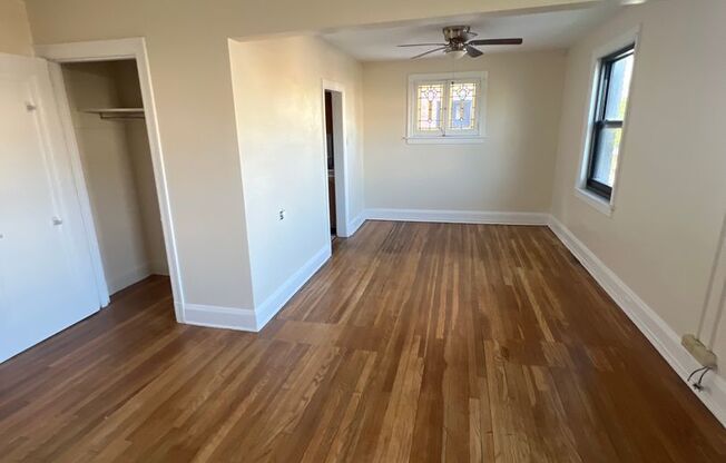 1 bed, 1 bath, 701 sqft, $1,195