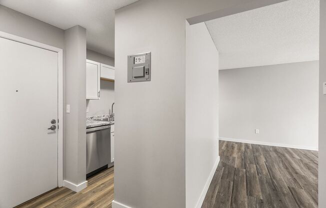 2 beds, 1 bath, 935 sqft, $1,525, Unit 105