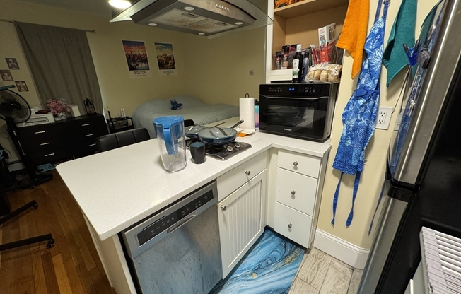 Studio, 1 bath, $2,550, Unit 3