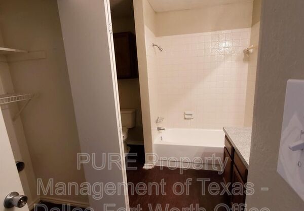 802 102 CASTLEGLEN DR