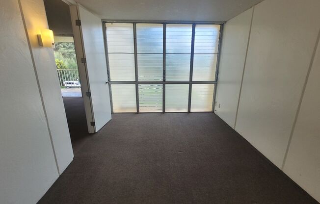 Newly Upgraded Spacious 1 Bedroom Apartment in the Ridgecrest Complex.