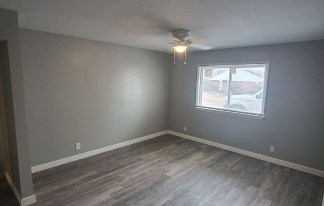 2 beds, 1 bath, $950, Unit B207