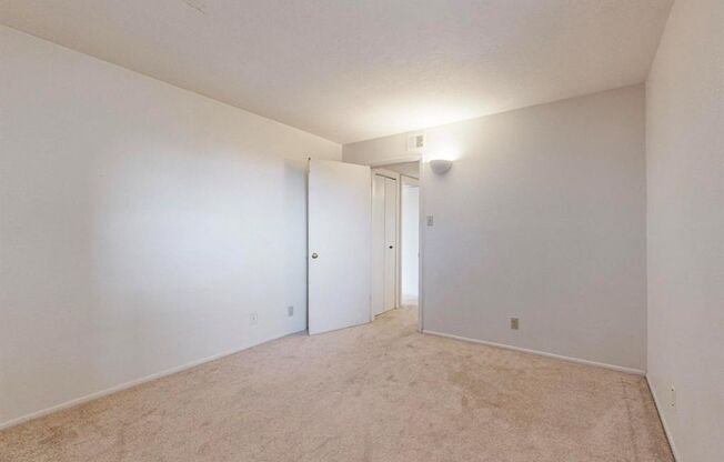 2 beds, 2 baths, $1,850, Unit # 1005