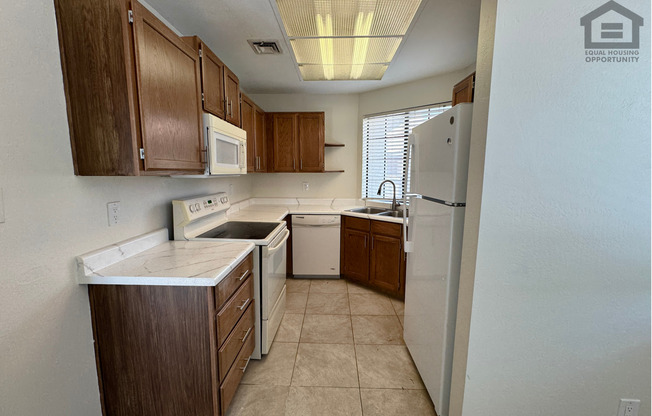 2 beds, 2 baths, $1,099, Unit UNIT 2034