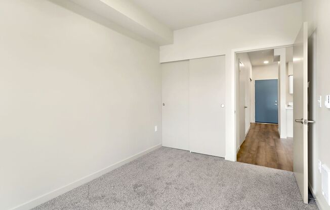 Studio, 1 bath, 387 sqft, $1,300, Unit 301