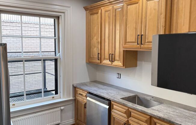 2 beds, 2 baths, 1,200 sqft, $2,650, Unit B33