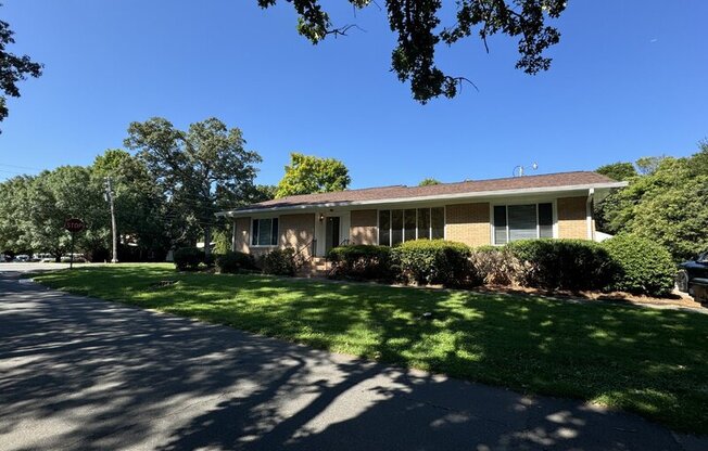 201 LIVINGSTON DR