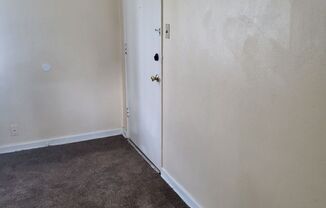 2 beds, 1 bath, $900, Unit APT B-1