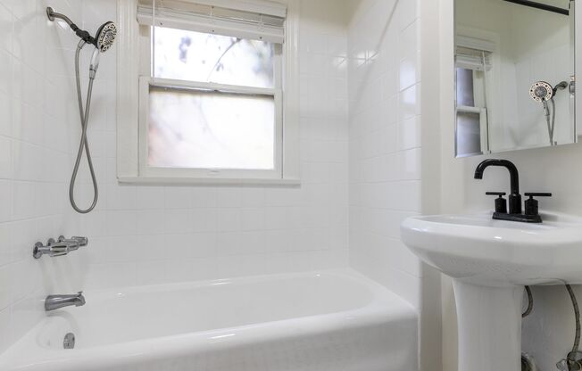 Studio, 1 bath, 540 sqft, $2,000, Unit 409