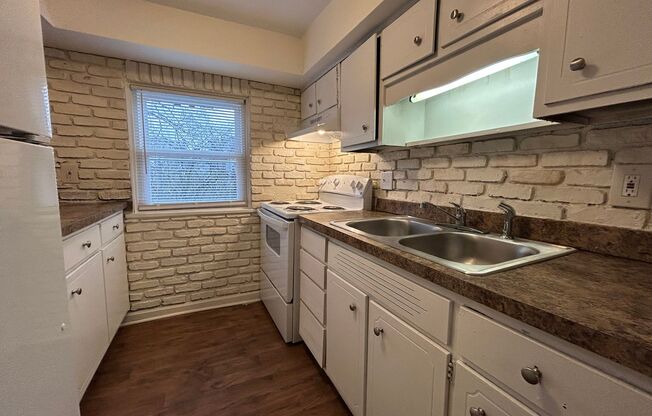 1 bed, 1.5 baths, 1,200 sqft, $1,100, Unit 2009-27