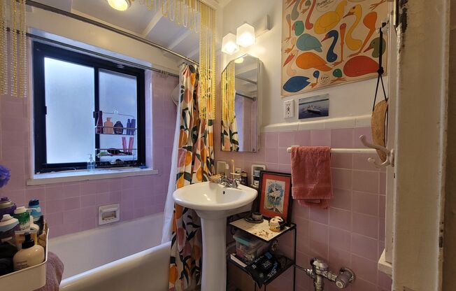 1 bed, 1 bath, $1,095, Unit 110