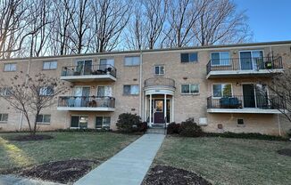 Stunning 2-Bed, 2-Bath Condo in Award-Winning Parkside Community!