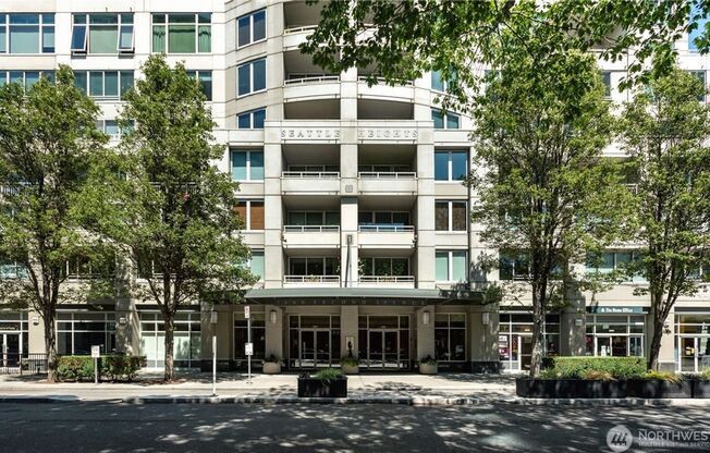 Downtown 1 Bedroom View Condo 24 hour Concierge!