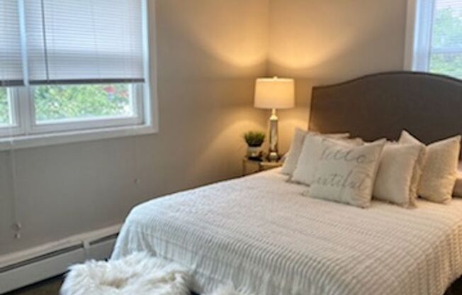 2 beds, 1 bath, $1,550, Unit 440-16