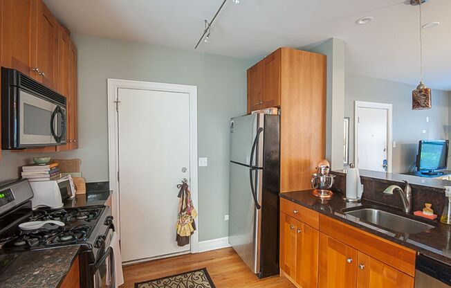 2 beds, 2 baths, 1,140 sqft, $2,995, Unit 3810S-1E