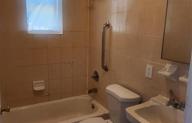 3 beds, 2 baths, 2,970 sqft, $3,500, Unit 2nd Floor