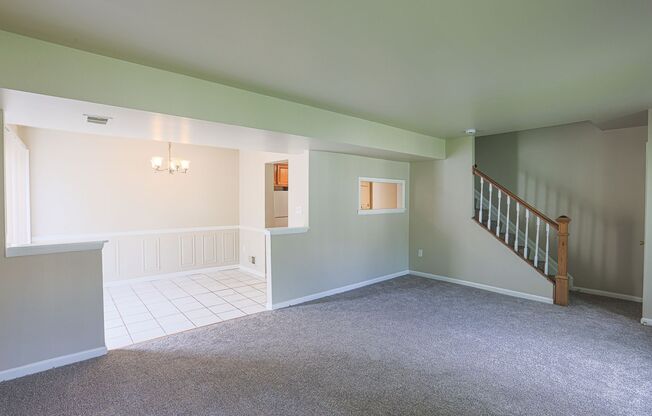 14 KING HENRY CIR