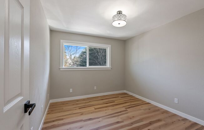 2 beds, 1 bath, 864 sqft, $1,395, Unit #20