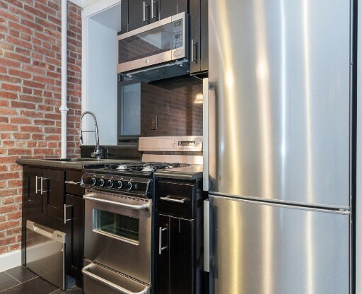 2 beds, 1 bath, $4,895, Unit 8