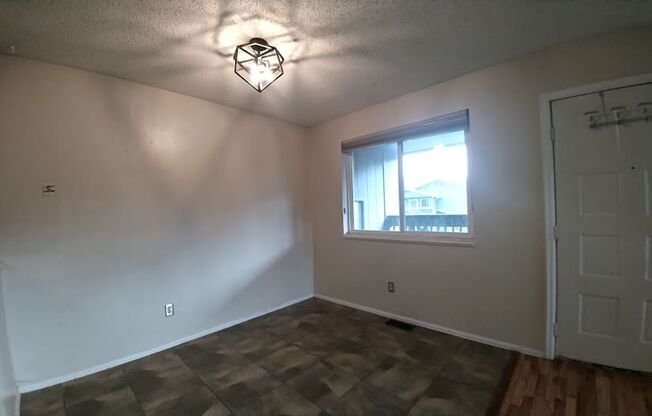 2 beds, 1 bath, $2,495