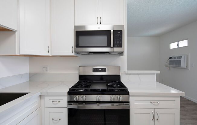 1 bed, 1 bath, $1,895, Unit 32