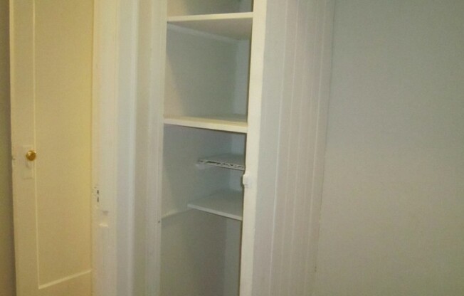 Studio, 1 bath, $3,000, Unit 2C