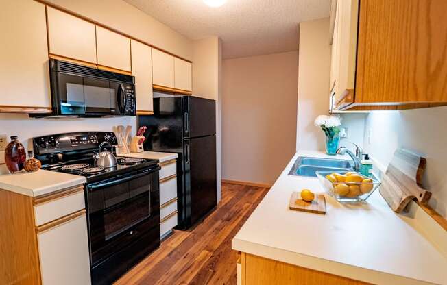 Welcome to Plymouth Square Apartment Homes