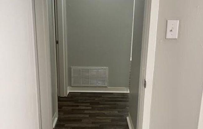 3 beds, 1 bath, $850