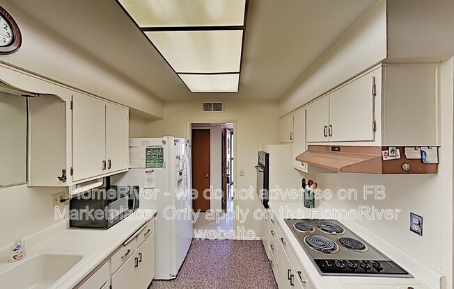 10632 W SNEAD DR