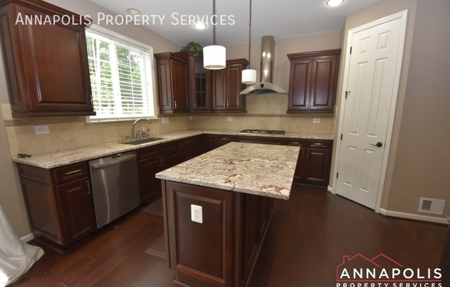 402 SAINT MARTINS CHOICE LN