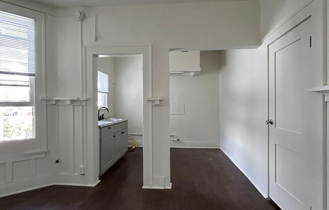 Studio, 1 bath, $1,395, Unit Unit 306