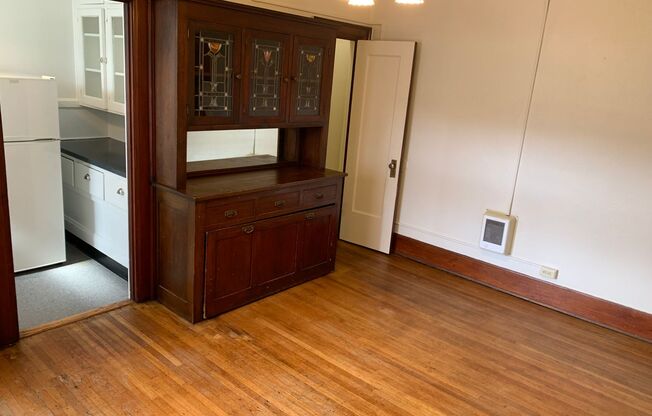 Studio, 1 bath, 375 sqft, $795, Unit 407