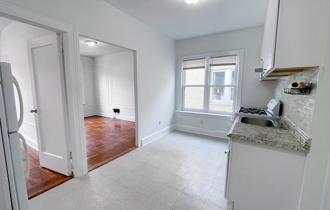 1 bed, 1 bath, $2,350, Unit 3R