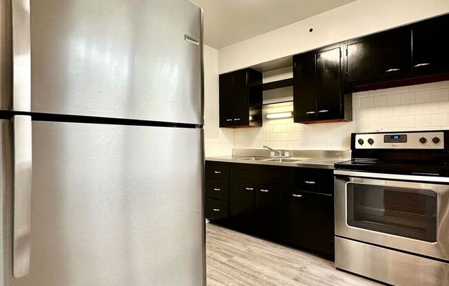 1 bed, 1 bath, 800 sqft, $950, Unit 5944- 2E