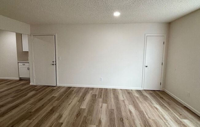 2 beds, 1 bath, 800 sqft, $2,195, Unit C16