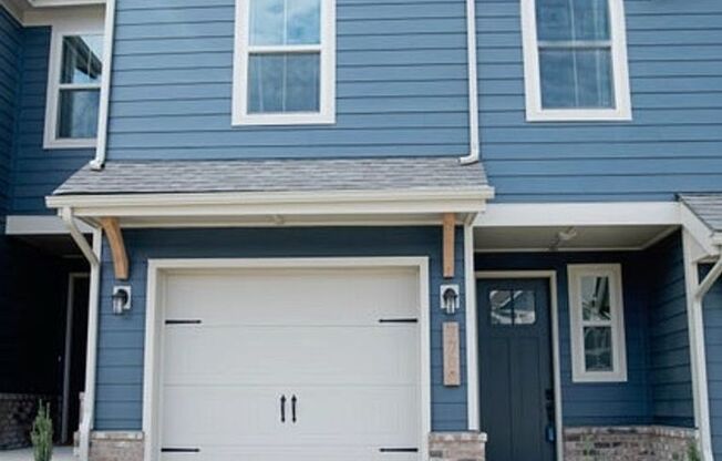 New Construction townhouse in Alcoa available for immediate move in & *Move in Special