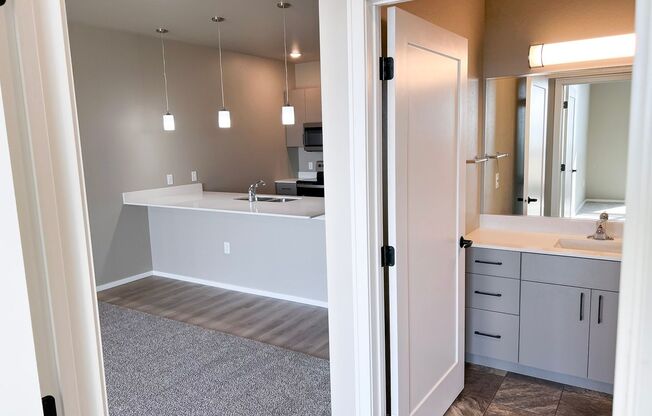 1 bed, 1 bath, 758 sqft, $1,145, Unit Bldg 5 Apt 5303