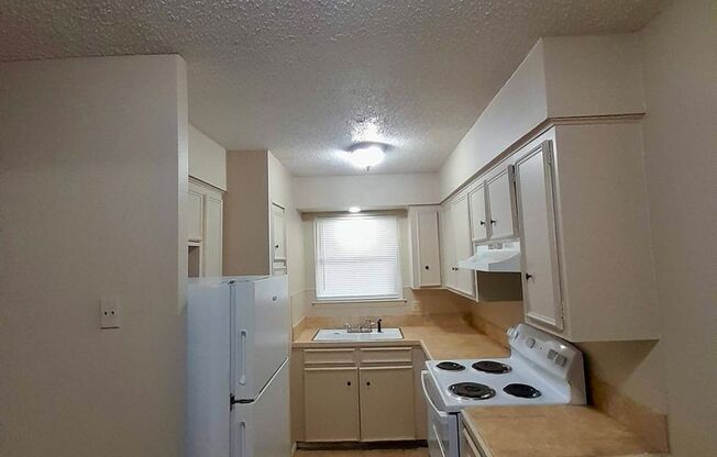 1 bed, 1 bath, 750 sqft, $669, Unit 1