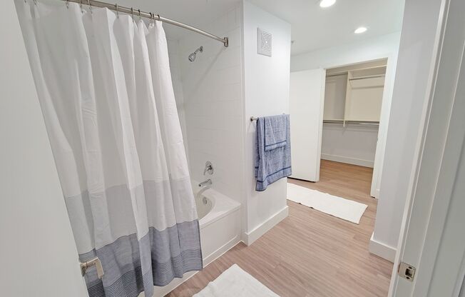 1 bed, 1 bath, 748 sqft, $2,035